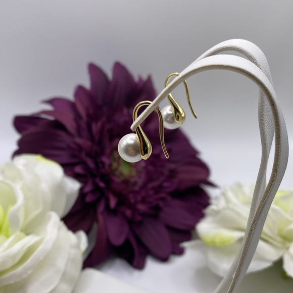 Cream Faux Pearl Earrings With Hook Style Stud NEW - Picture 3 of 5